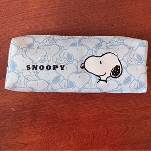 MINISO Peanuts Snoopy Make-up Case, baby blue